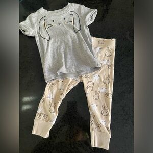 Old Navy Gender Neutral Bunny Pajamas Size 12-18 Months